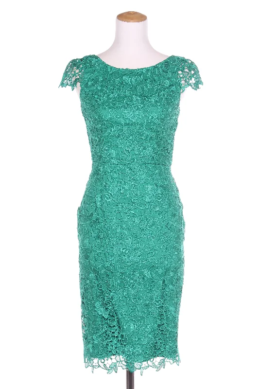 REVIEW - Majestic lace dress - Emerald! 8