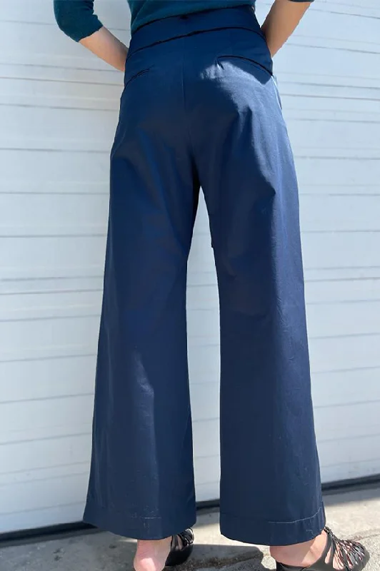 Wide Leg Pant with Belt in Navy